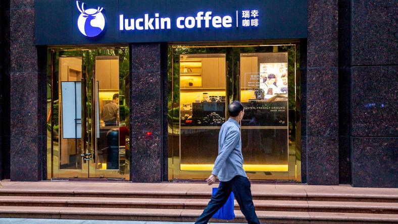 星巴克最大主动投资人投资瑞幸